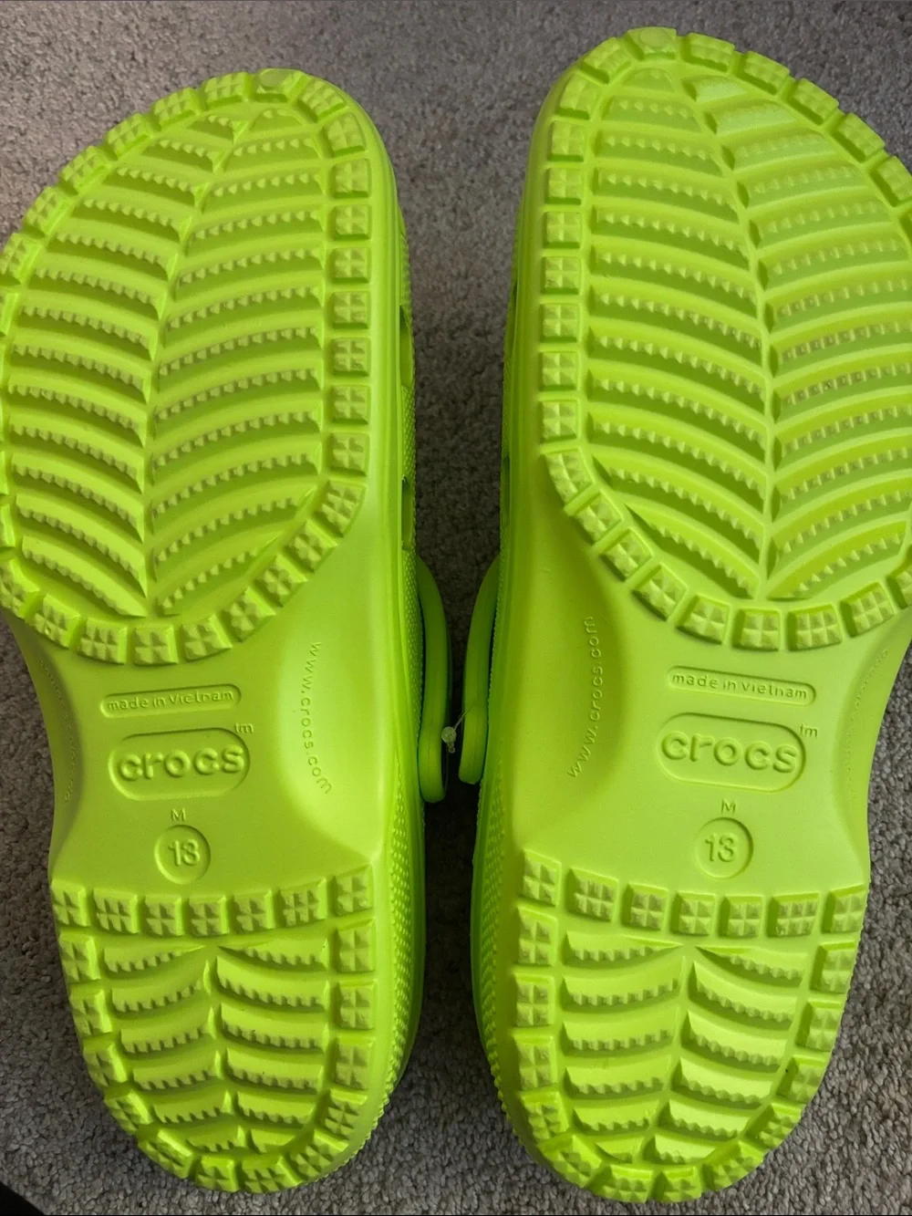 CROCS 13M Classic Clog - Neon Green